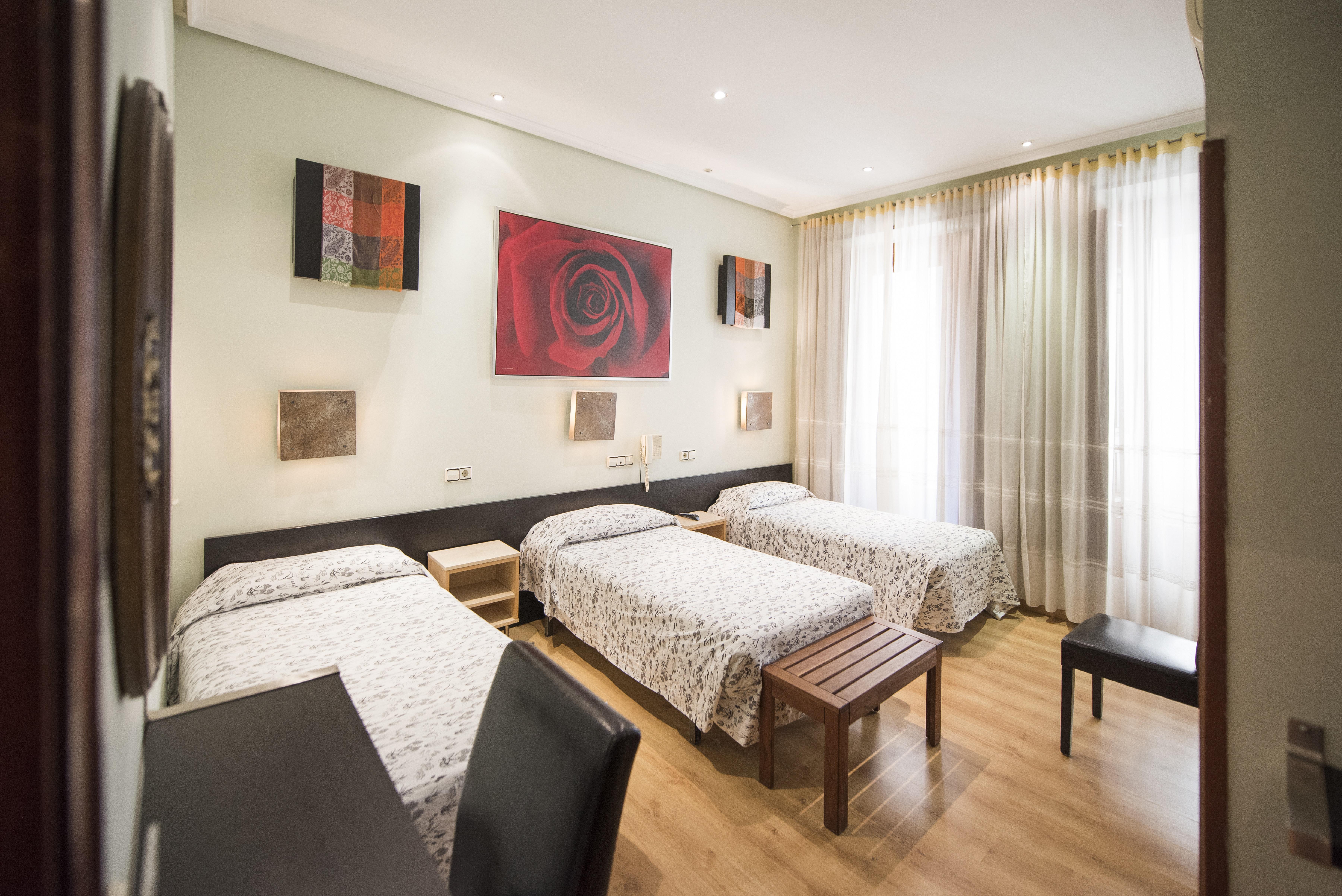 Hostal Manuela By Gaiarooms — Photos 1